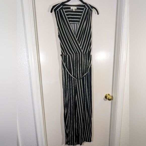 Monteau Los Angeles Black with White Stripes Sleeveless Jumper Size M - Picture 1 of 6